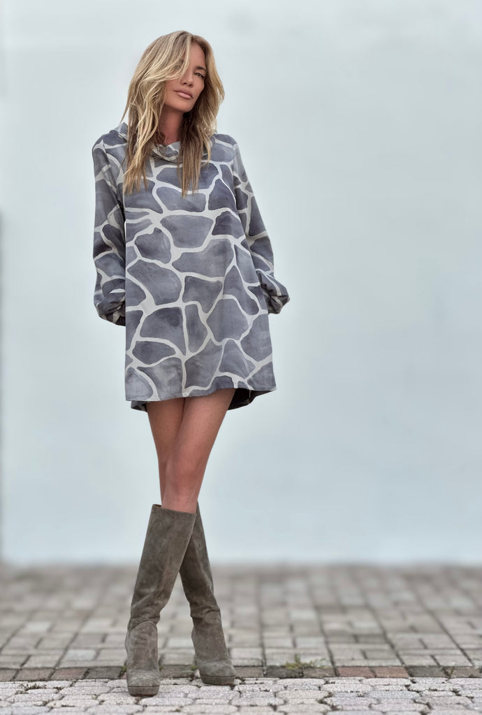 Tian Dress Gray Giraffe